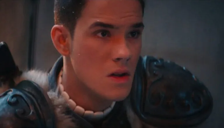 Момент из 8 серии 1 сезона